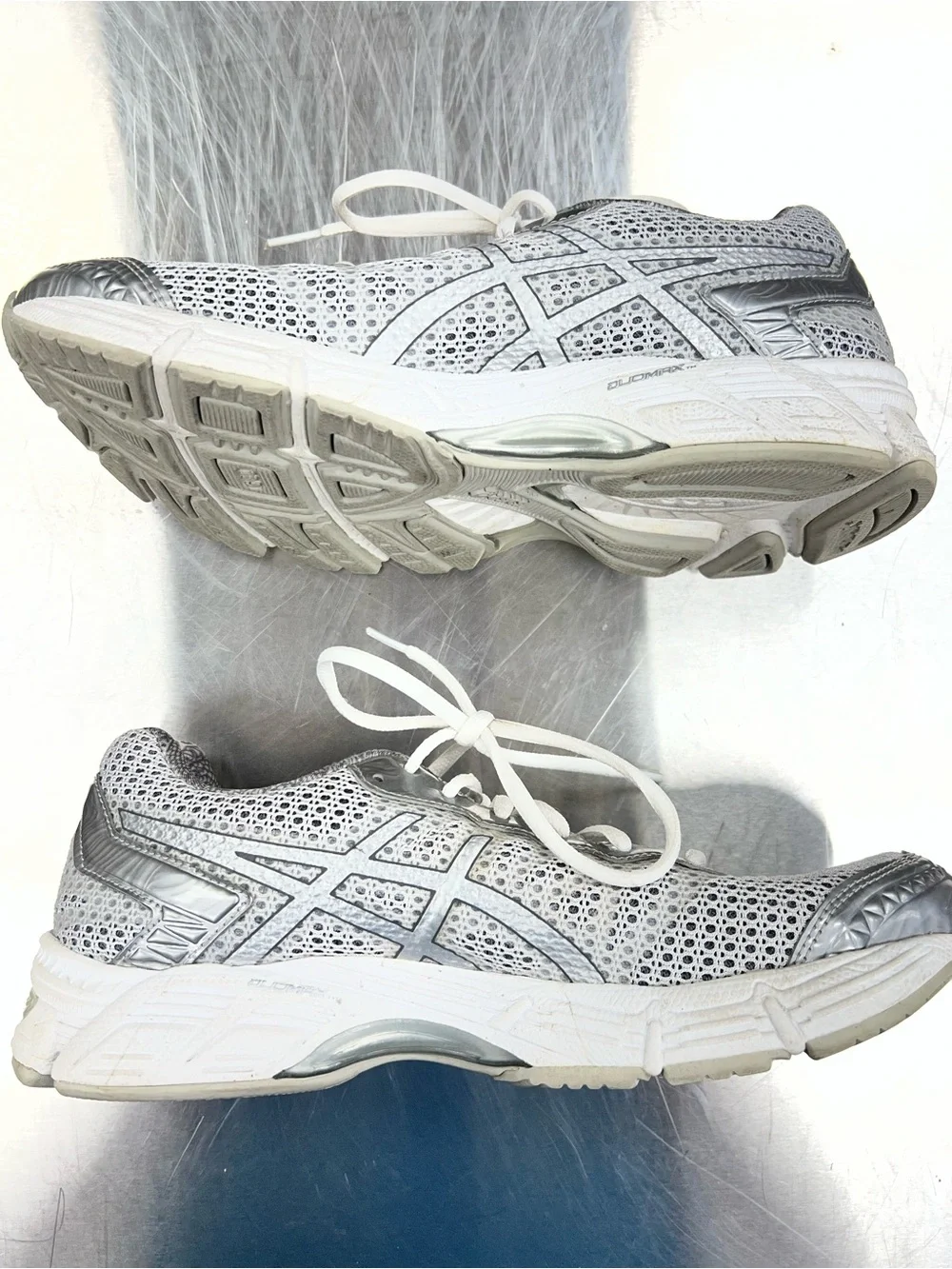 ASICS Gray Mesh Running Sneakers with White Soles Women’s 9.5
